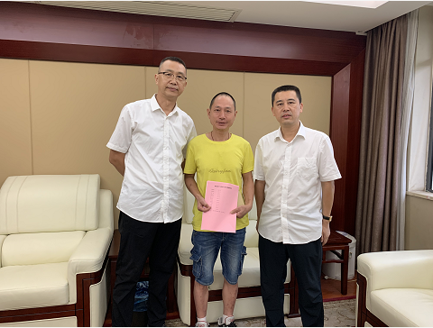 助力少年，點(diǎn)燃希望之光！